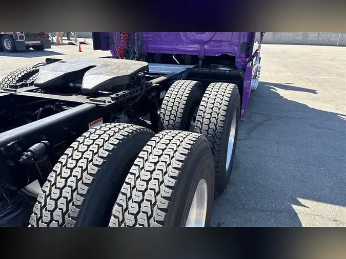 2022 FREIGHTLINER CA126