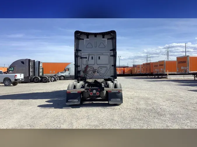2025 Freightliner Cascadia 126f204e06c798a4f845a89a63a22b02531