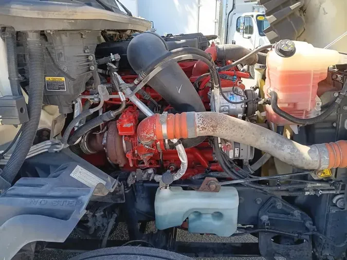 2019 NAVISTAR INTERNATIONAL LT625 SLPR CAB