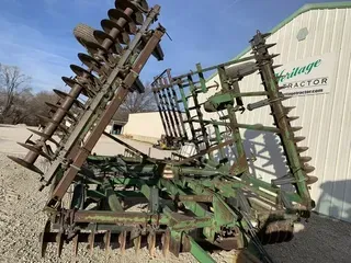 1990 John Deere 724
