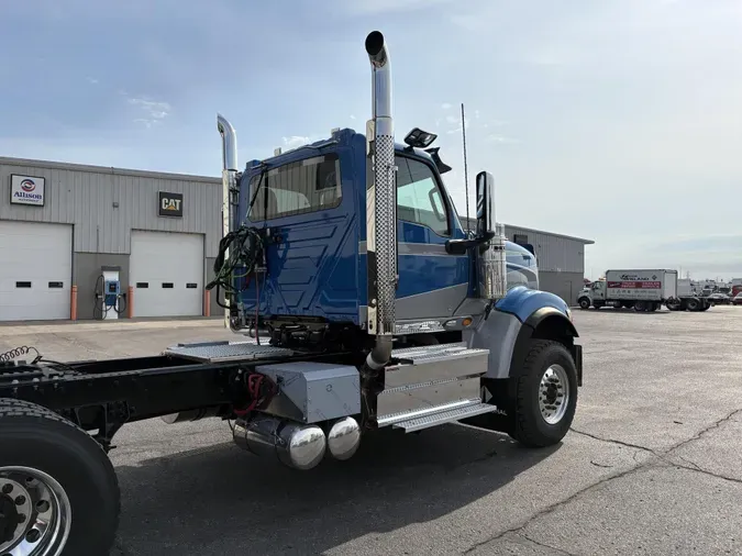 2027 International HX520