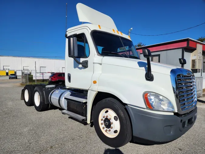 2014 FREIGHTLINER/MERCEDES CASCADIA 125