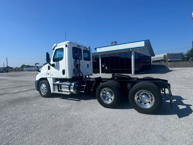 2017 FREIGHTLINER CASCADIA 125