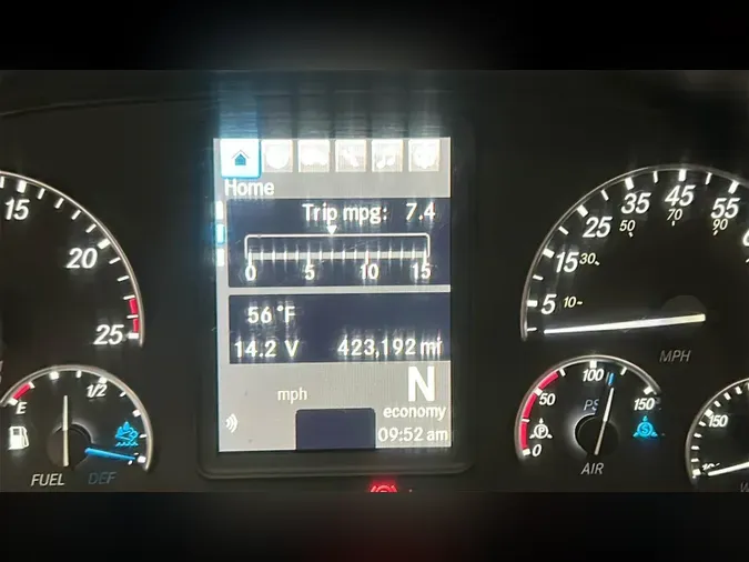 2021 Freightliner Cascadia 126