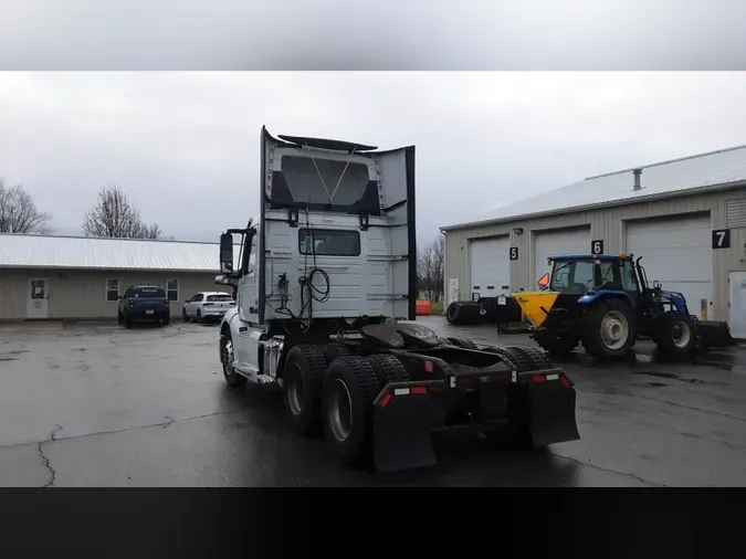 2019 Volvo VNL300
