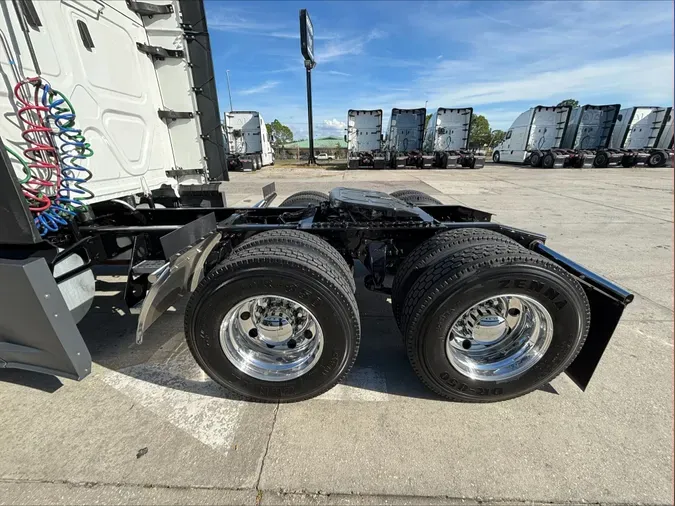 2023 Freightliner Cascadia 126f20cd2f39046a4fbc4639f5f803eed9c