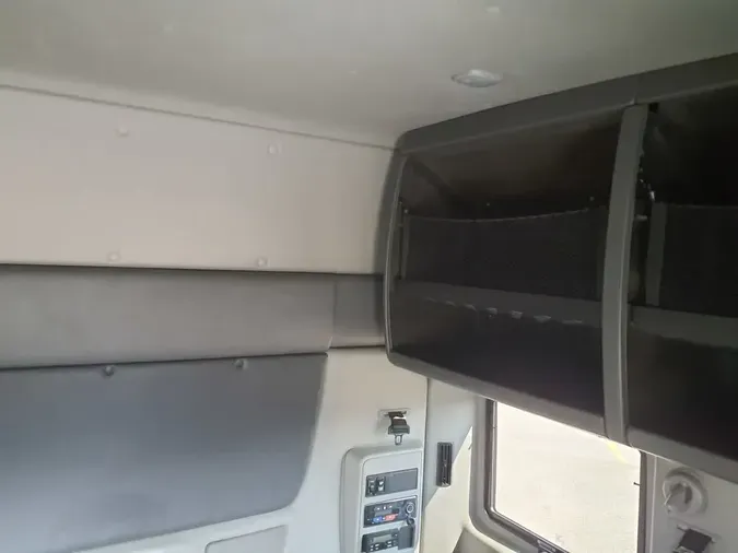 2019 NAVISTAR INTERNATIONAL LT625 SLPR CAB