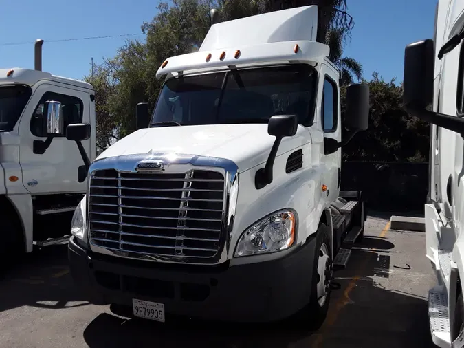 2018 FREIGHTLINER/MERCEDES CASCADIA 113