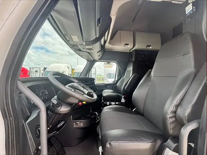 2023 Freightliner Cascadia 126