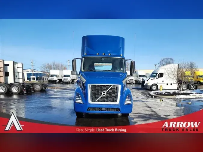2021 VOLVO VNR300