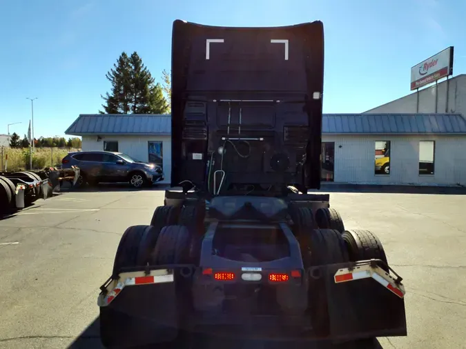 2019 VOLVO VNL64T-760