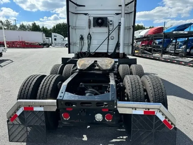 2019 VOLVO VNL64T670