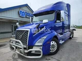 2023 VOLVO VNL64T860