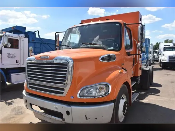 2012 FREIGHTLINER BUSINESS CLASS M2 112