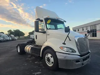 2019 NAVISTAR INTERNATIONAL RH613 DAYCAB S/A
