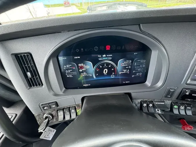2024 Kenworth W990