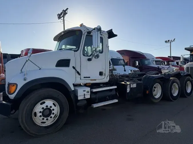 2003 MACK GRANITE CV713