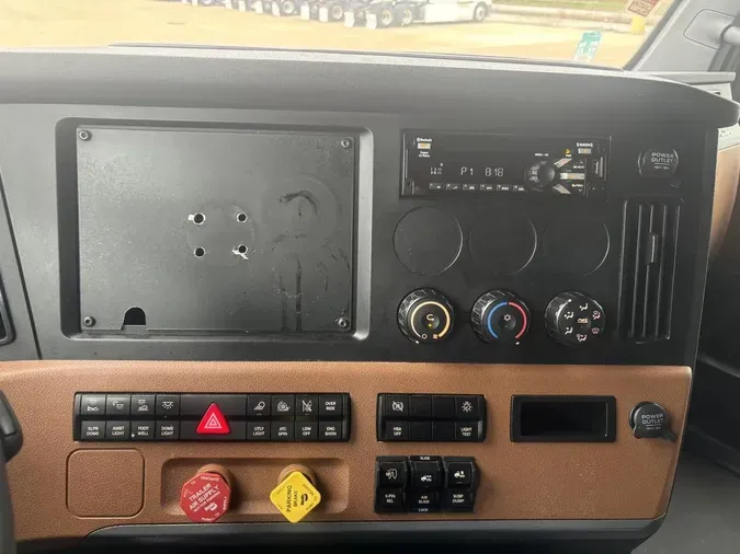 2022 Freightliner Cascadia 126f21fc71332440652b260051b9979de74