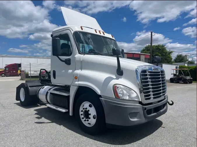 2015 FREIGHTLINER CASCADIA 125