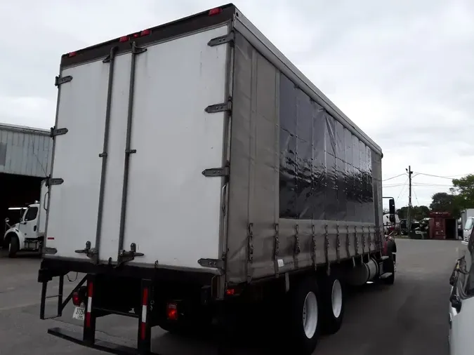 2015 FREIGHTLINER M2 112