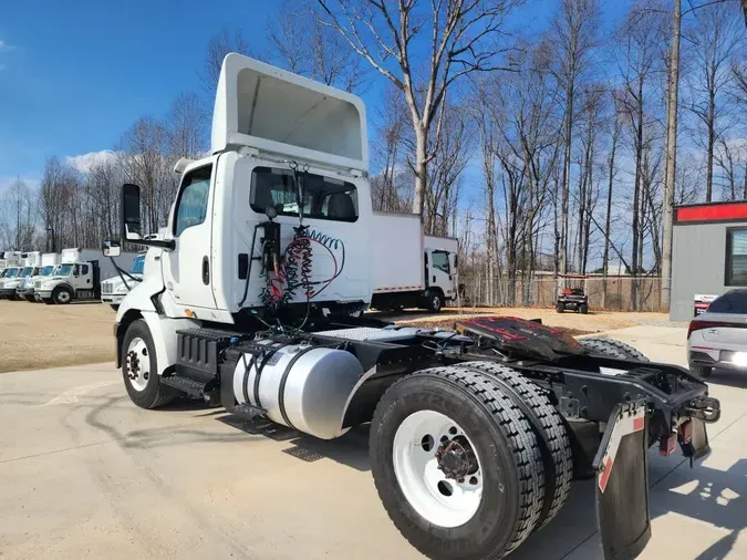 2019 NAVISTAR INTERNATIONAL RH613 DAYCAB S/A