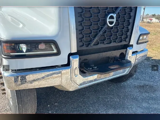 2023 VOLVO VHD64FT300