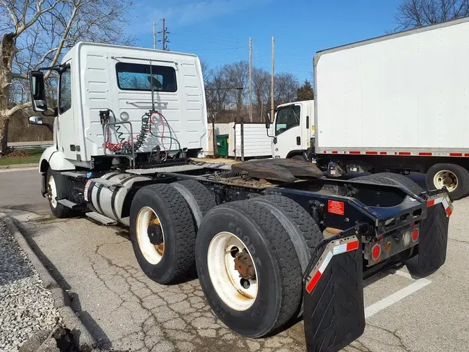 2019 VOLVO VNL64T-300