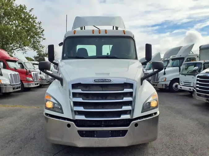 2019 FREIGHTLINER NEW CASCADIA PX12664