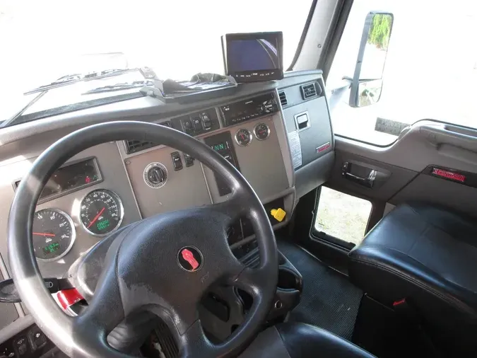 2017 KENWORTH T370