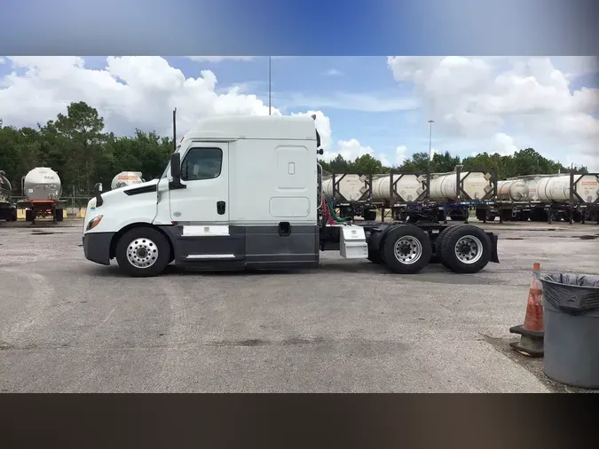 2021 Freightliner Cascadia 126