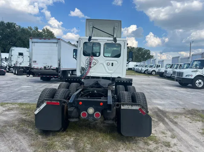 2018 FREIGHTLINER/MERCEDES CASCADIA 125