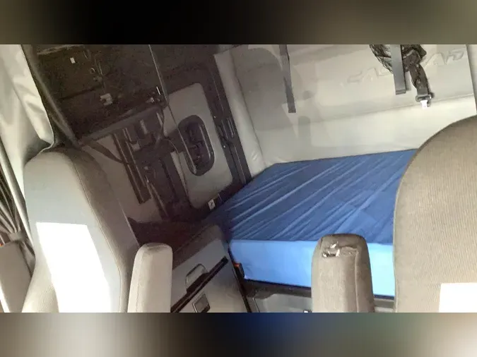 2022 Freightliner Cascadia 126f23f00eda402d2dbea3576fe77b05688