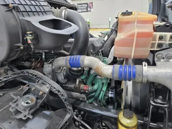 2016 Volvo VNL64T300