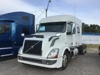 2016 VOLVO VNL730