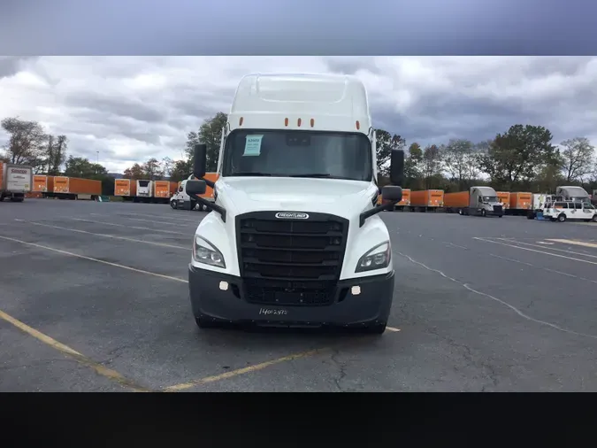 2022 Freightliner Cascadia 126
