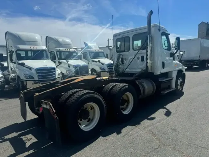2017 FREIGHTLINER CASCADIA 125