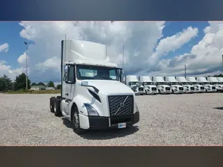 2018 Volvo VNL300