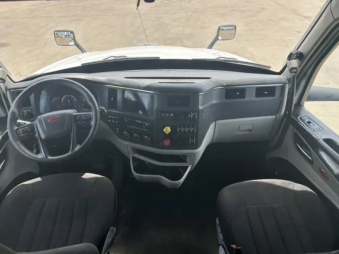 2022 Peterbilt 579