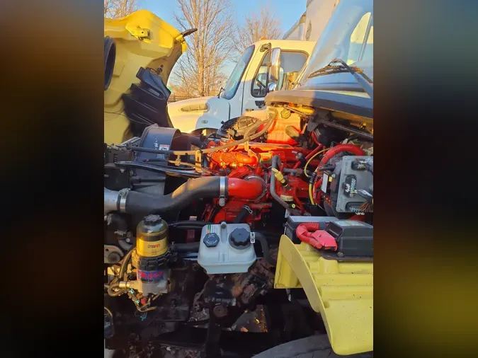 2016 FREIGHTLINER/MERCEDES M2 106