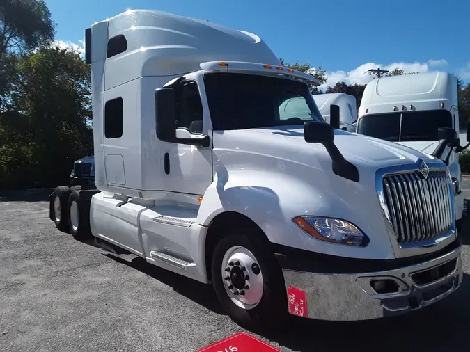 2019 NAVISTAR INTERNATIONAL LT625 SLPR CAB