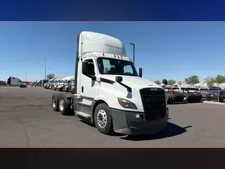2020 Freightliner Cascadia 126
