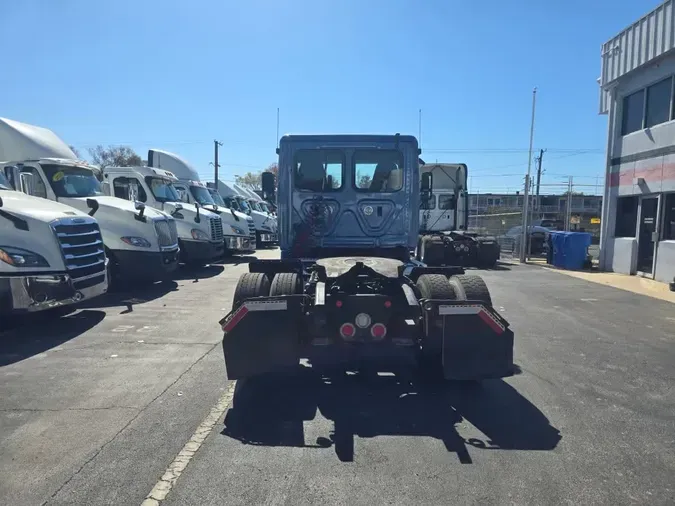 2018 FREIGHTLINER/MERCEDES CASCADIA 113