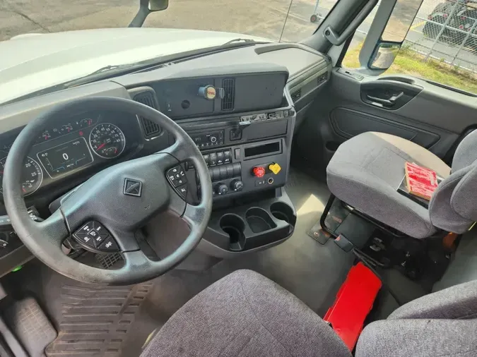 2019 NAVISTAR INTERNATIONAL LT625 DAYCAB T/A