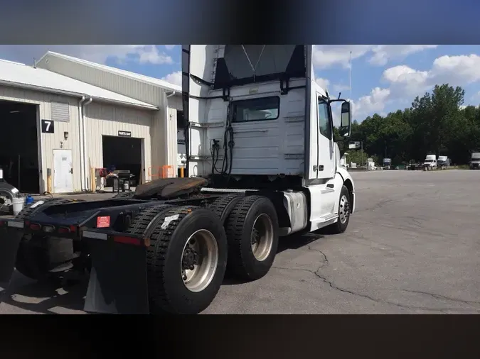2020 Volvo VNL300f25bf18db790b1155db45bf2790686ab