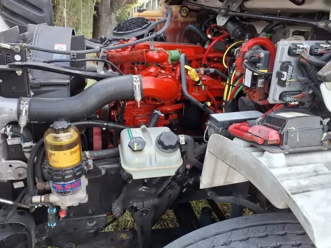 2015 FREIGHTLINER/MERCEDES M2 106