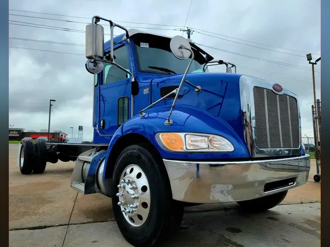 2021 Peterbilt 337