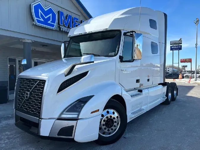 2020 VOLVO VNL64T760