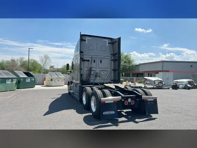 2024 Freightliner Cascadia 126