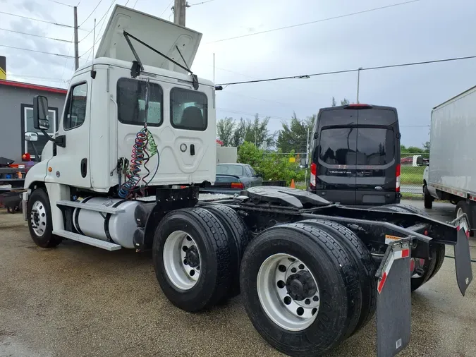 2018 FREIGHTLINER/MERCEDES CASCADIA 125