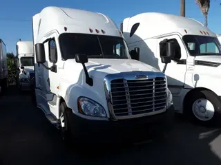 2018 Freightliner CASCADIA 125
